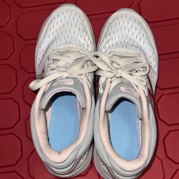 Size 11; New Balance 847 V4 Women's Athletic Walking Shoes - Picture 11 of 14